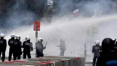 Belgian police fire water cannon, tear gas during Covid curbs protest