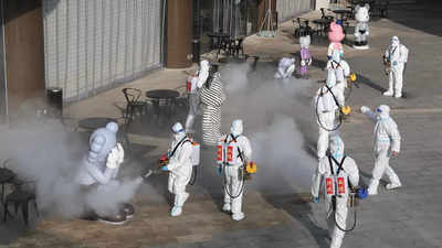 Month-long pandemic lockdown lifted on China's Xi'an