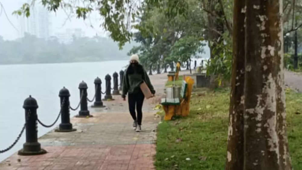 Kolkata lakes, parks reopen: Photos of morning walkers at Rabindra Sarobar