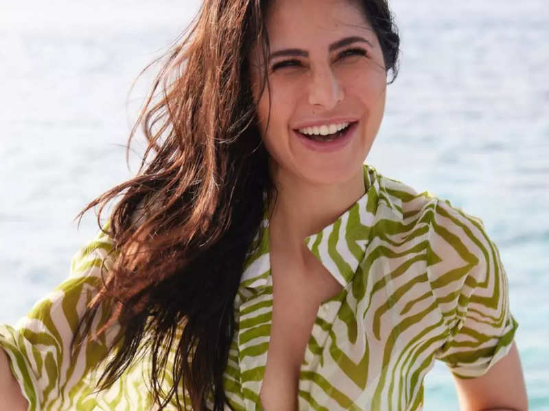 Katrina Kaif drops fresh pictures from the Maldives beach; her smile is infectious
