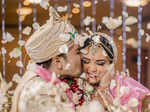 Romantic pictures of Aditya Narayan and Shweta Agarwal trend as they are all set to welcome their first child