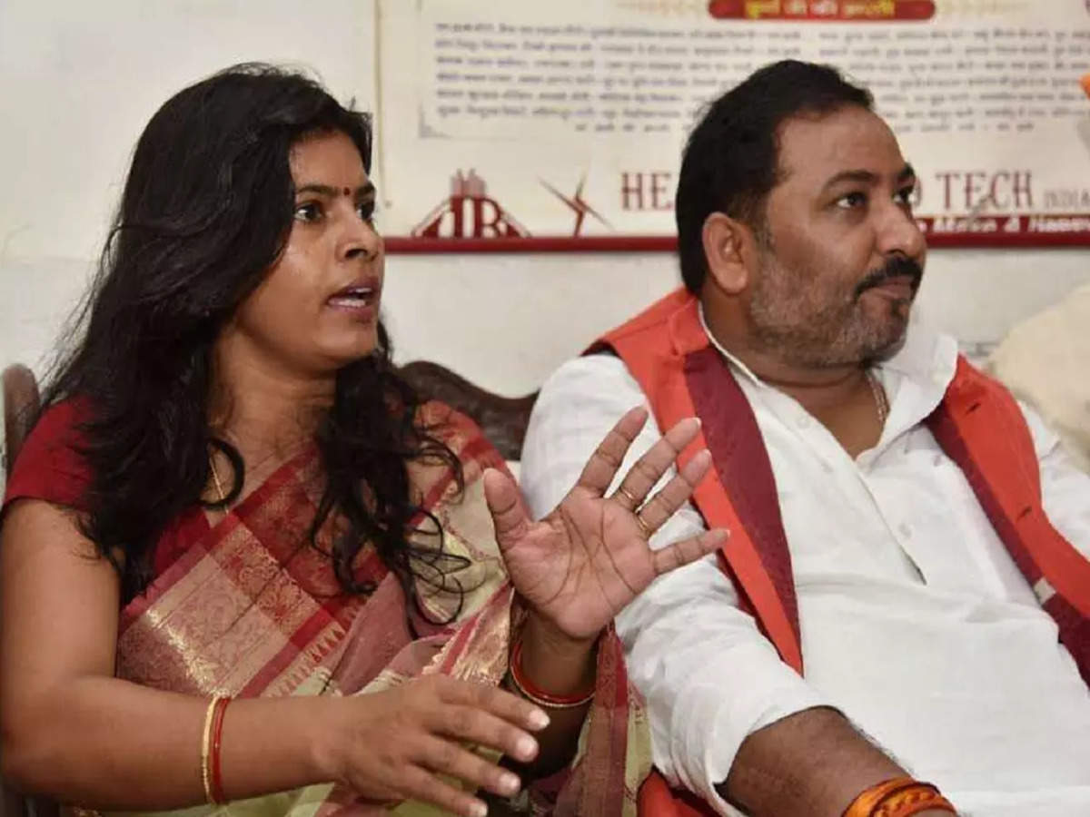 daya shankar: UP: Minister Swati Singh, hubby vie for same seat, leave BJP in a fix | Lucknow News - Times of India