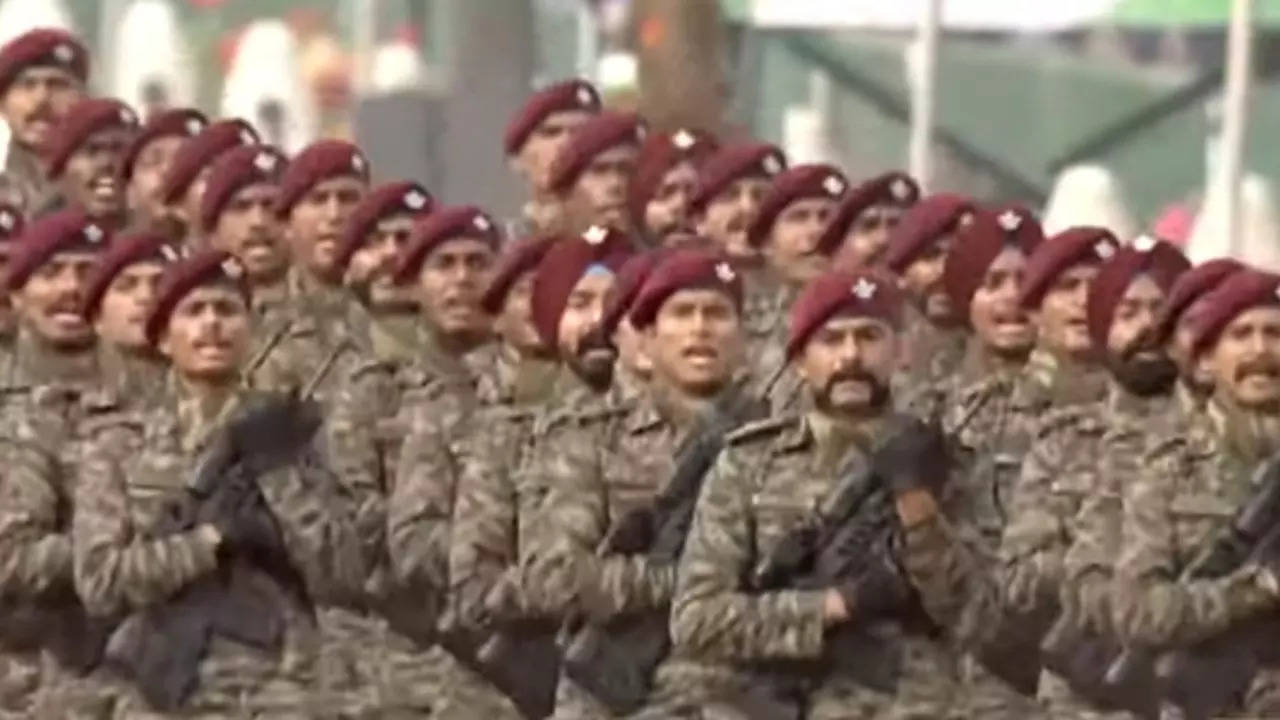 Republic Day Parade – 2022: A journey through Indian Army's uniform &  weaponry evolution