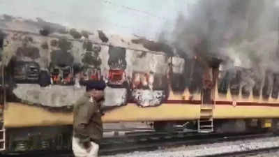 Bihar: Railway job aspirants vandalise train in Gaya, set coach on fire