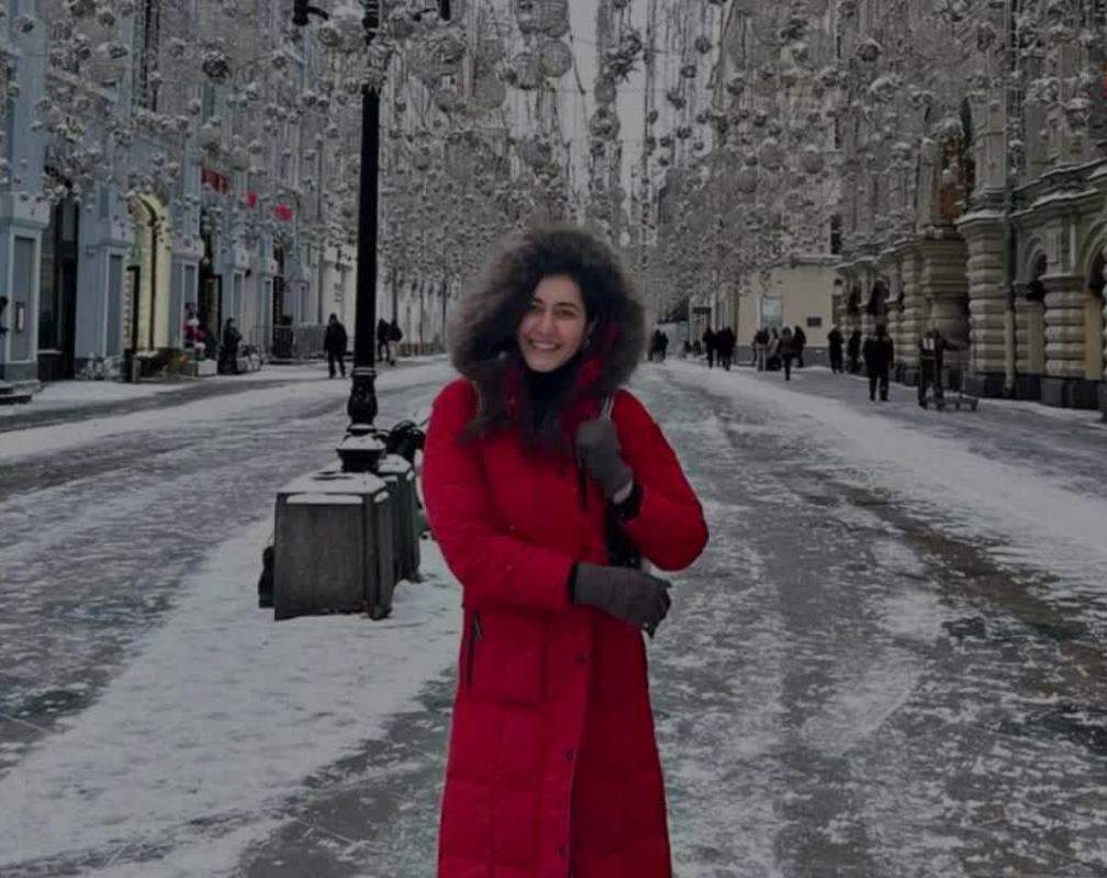 
Raashi is freezing in Moscow’s cold
