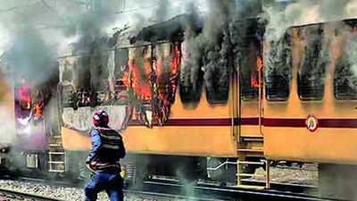 Patna: Khan Sir among 22 booked for violent stir against RRB exam