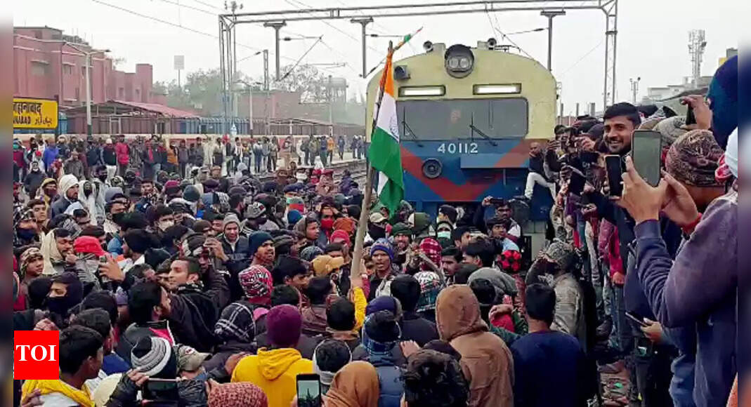 Facing anger, railways may avoid mega job drives in one go