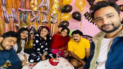 Actress Susmita Dey turns a year older; enjoys midnight celebration