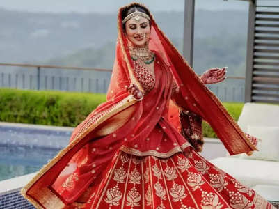 Mouni wanted a traditional bridal look