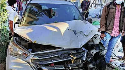 4 killed, 2 hurt as teen ploughs dad’s SUV into Telangana footpath