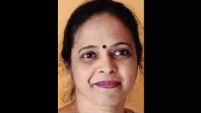 Teacher comes under truck wheel, dies in Bengaluru