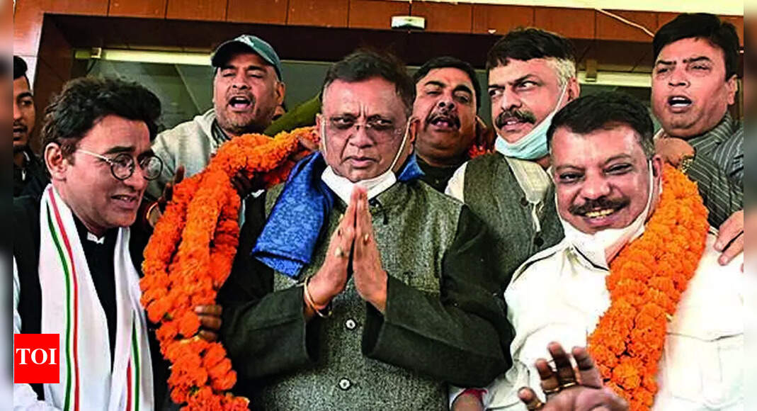 Pande: Cong State In-charge Meets District Workers | Ranchi News ...
