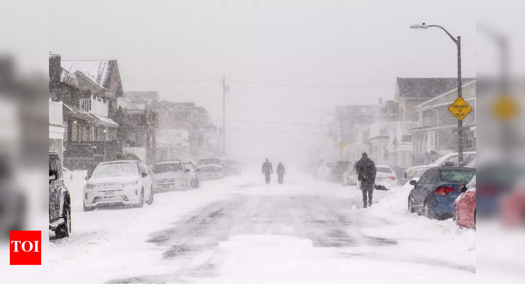 Over 1,400 US flights canceled by winter storm in Northeast - Times of ...