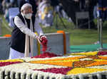 Nation pays homage to Mahatma Gandhi on 74th death anniversary; see pics