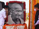 Nation pays homage to Mahatma Gandhi on 74th death anniversary; see pics