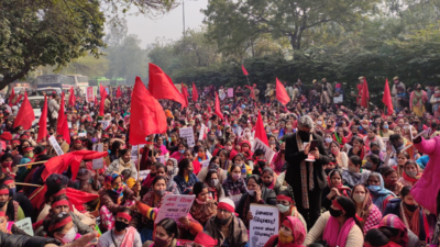Delhi: Anganwadi workers stage protest near CM Arvind Kejriwal's residence, demand govt employee status