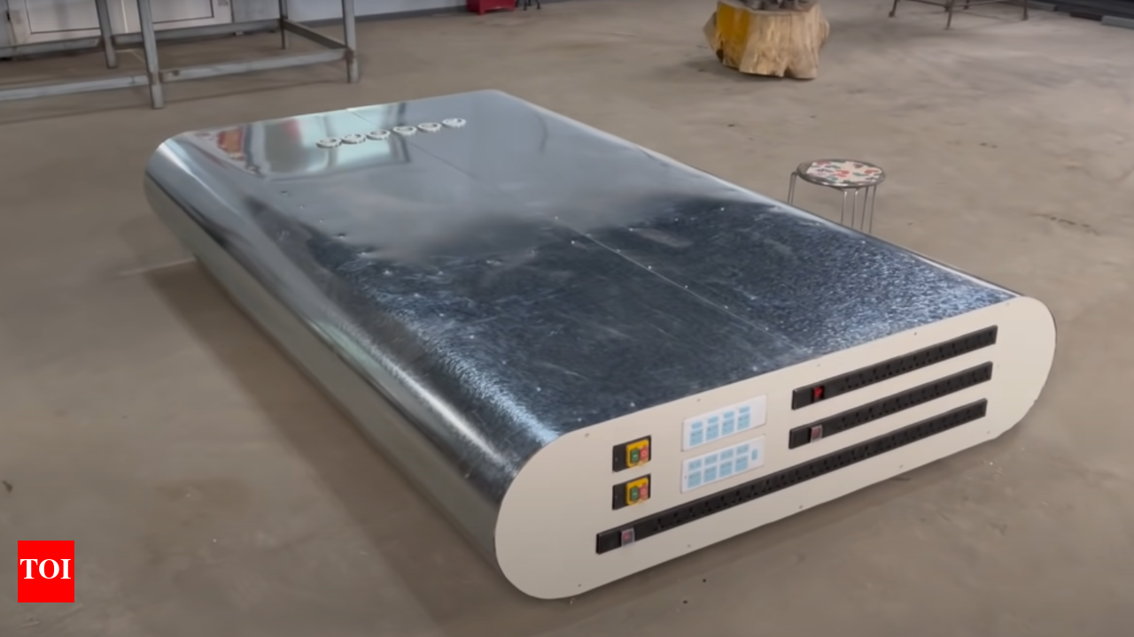 Watch: The making of the world's 'most powerful' power bank with  2,70,00,000mAh battery - Times of India