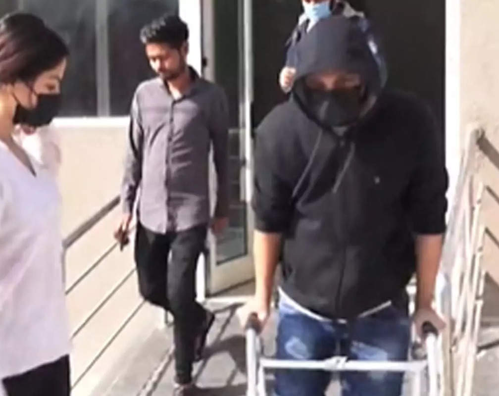
Rhea Chakraborty's brother Showik suffers leg injury
