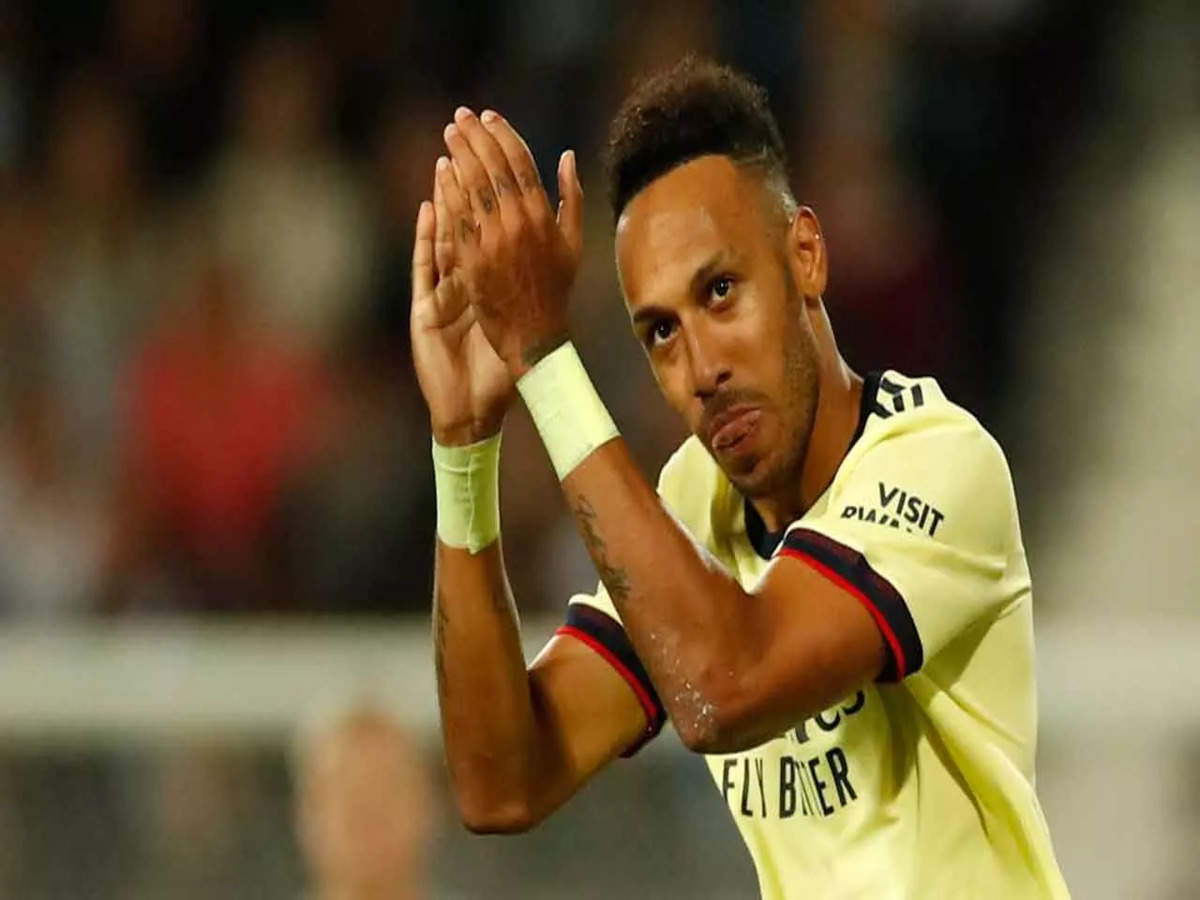 Barcelona Set To Sign Aubameyang From Arsenal Reports Football News Times Of India