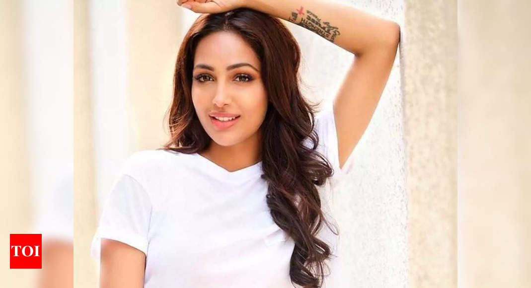 I have done my best for both Punjabi and Bollywood industries: Heera Sohal  | Punjabi Movie News - Times of India