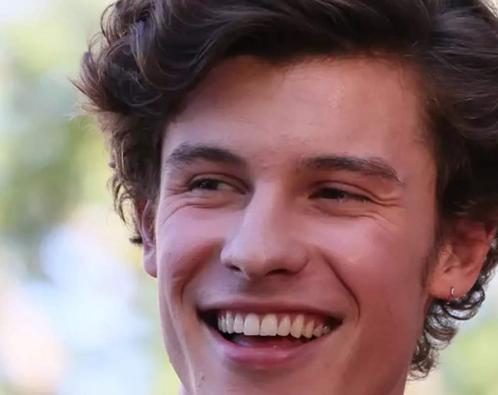 
Shawn Mendes postpones his UK and Europe tour to 2023
