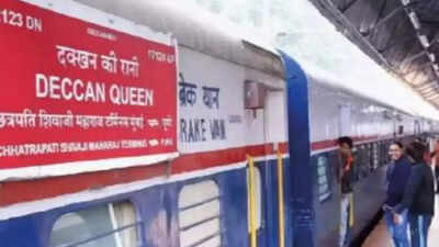 30 Mumbai trains cancelled this weekend