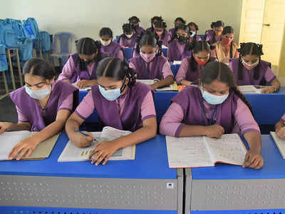 Nagpur: 25% school students back to school on Day 1
