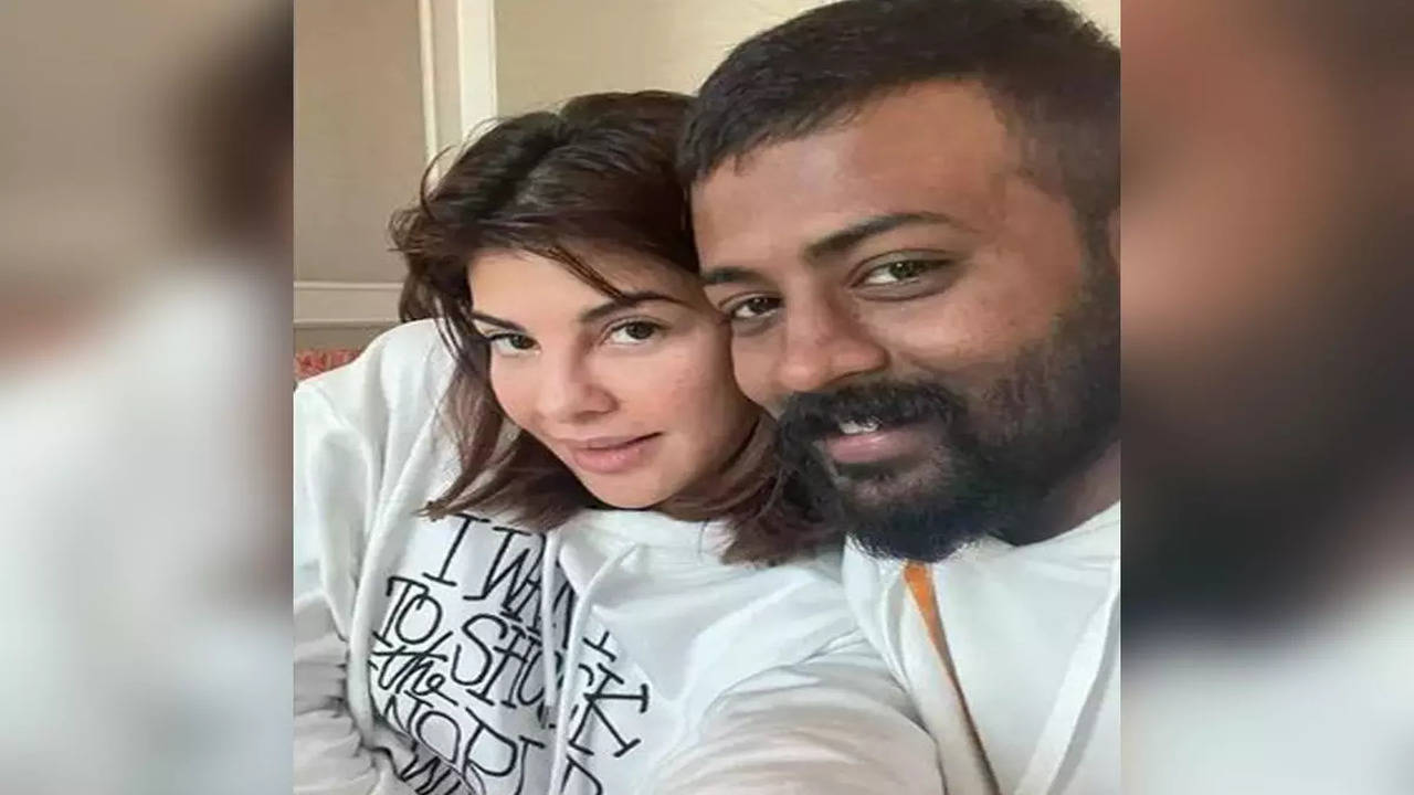 Sukesh Chandrasekhar - Jacqueline Fernandez Relationship: Sukesh  Chandrasekhar defends Jacqueline Fernandez: Our relationship had lots of  love without any monetary expectations | - Times of India