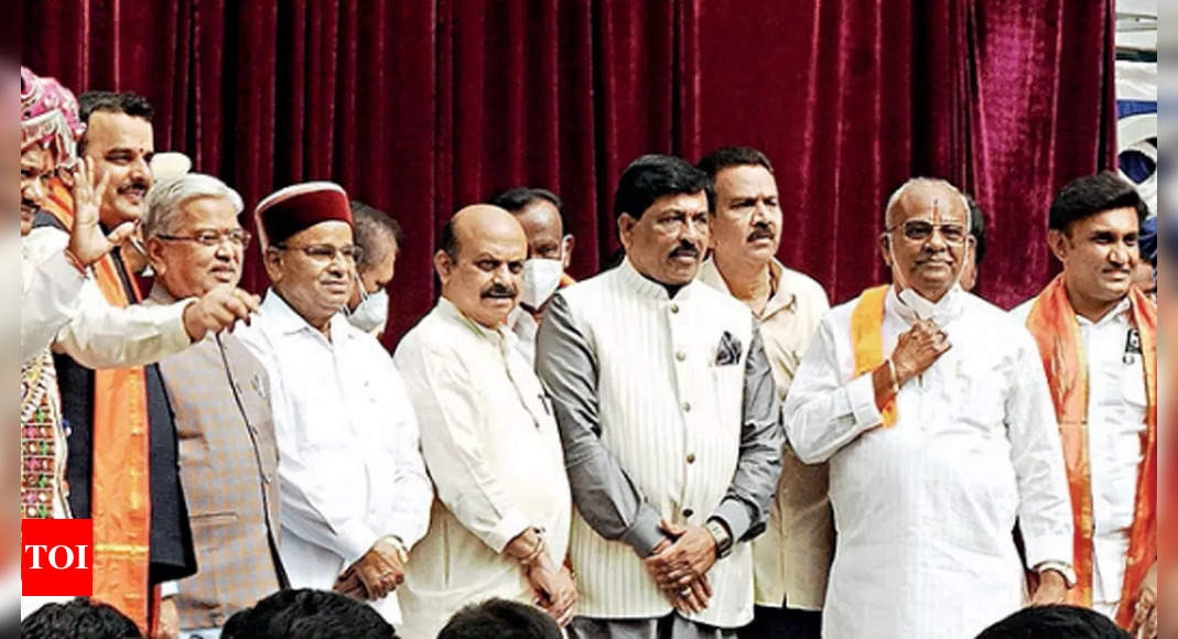 Gujarat-style cabinet overhaul unlikely in Karnataka