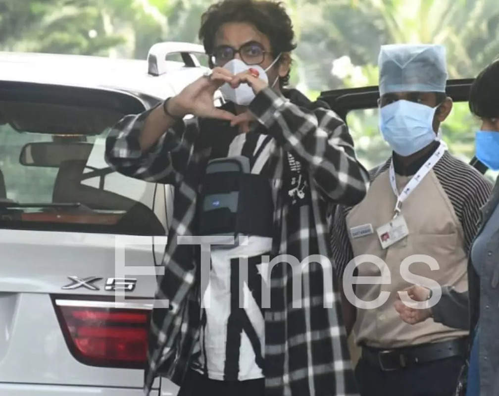 
‘The Kapil Sharma Show’ fame Gutthi aka Sunil Grover gets discharged from hospital after a heart surgery, fans wish him speedy recovery
