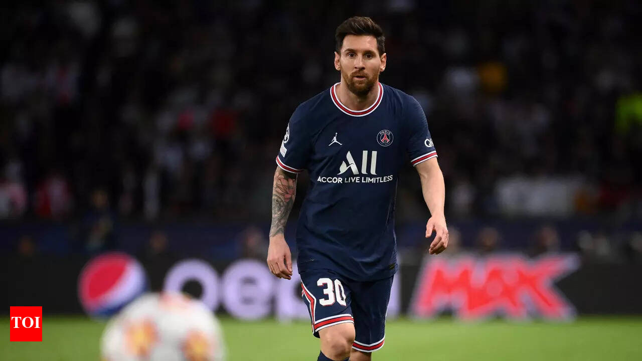 The End of an Era: Saying Goodbye to Messi and Di Maria - Impact of Lionel Messi's departure on Barcelona's future