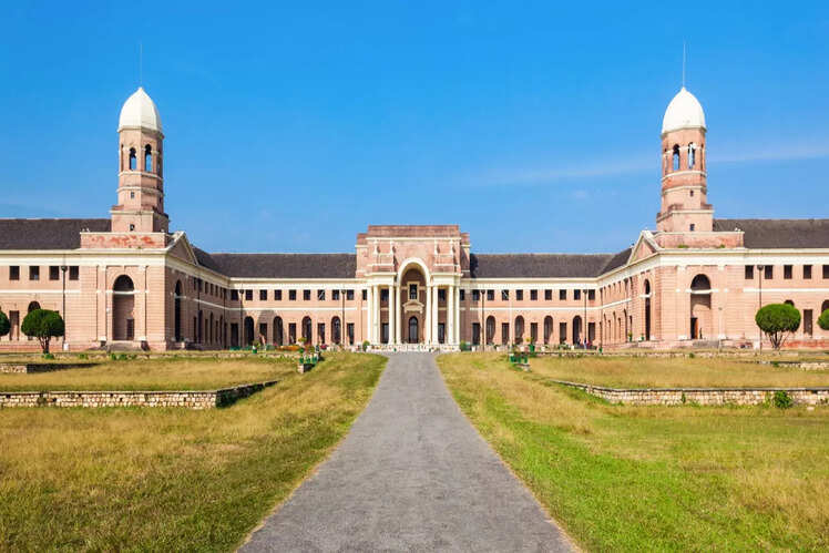 Marvel at the Forest Research Institute