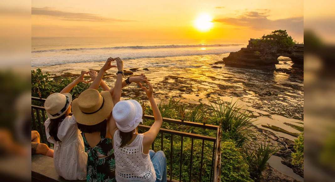 Bali dibuka kembali untuk pelancong luar negeri mulai hari ini,