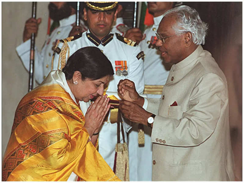 This throwback video of Lata Mangeshkar receiving Bharat Ratna will fill you with pride | Hindi Movie News - Times of India