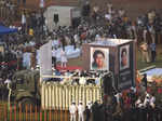 Lata Mangeshkar's funeral: Shah Rukh Khan, Asha Bhosle, Sharad Pawar & others pay their last respect at Shivaji Park