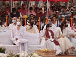 Lata Mangeshkar's funeral: Shah Rukh Khan, Asha Bhosle, Uddhav Thackeray​ & others pay their last respect at Shivaji Park​