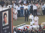 Lata Mangeshkar's funeral: Shah Rukh Khan, Asha Bhosle, PM Modi & others pay last respect at Shivaji Park