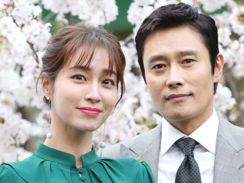 Lee Byung Hun and wife Lee Min Jung test positive for COVID-19, 'Our Blues'  shoot gets delayed - Times of India