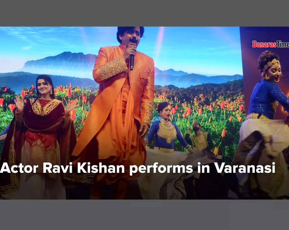 
Actor Ravi Kishan performs in Varanasi

