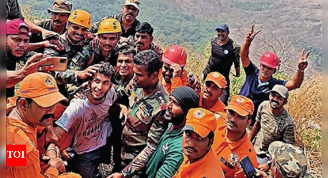 Babu: Biggest hilltop rescue in Kerala: Trekker R Babu hung in there ...
