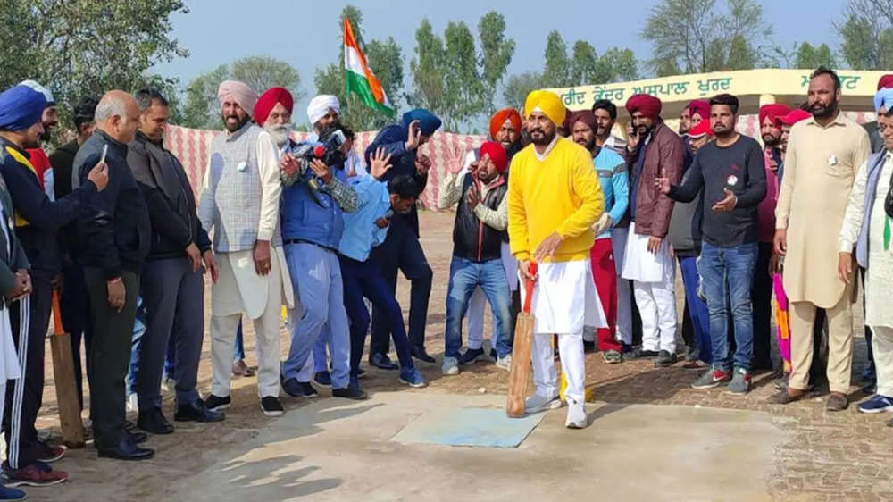 In Bhadaur, Channi connects with people over cricket & cards