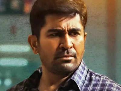 Vijay Antony rests on the floor while shooting for 'Ratham'; fans compare him with Vijay