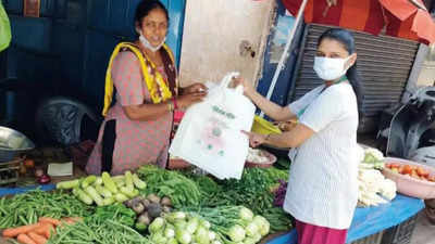 To tackle plastic menace, biodiversity board hands out 15,000 cloth bags to vendors across Goa