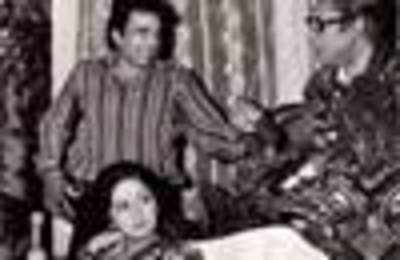 Hema Malini, Dharmendra on the sets