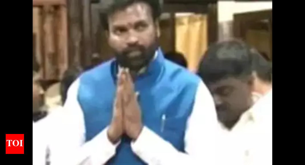 100 Sacked Transport Employees Reinstated | Bengaluru News - Times of India