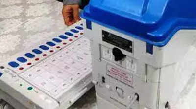EVM in car in Kairana: Show-cause to zonal magistrate