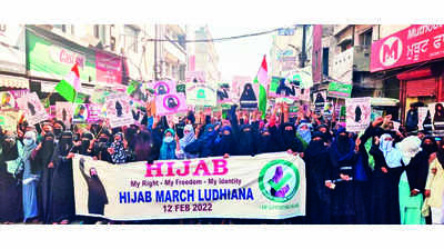 Hijab row: Students show solidarity with march