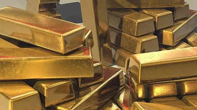 Ukraine jitters, inflation spur gold price to 12.5-month high