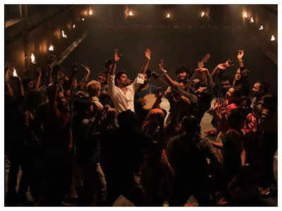 Director Soumyajit Majumdar: Paying homage to theatre in '#Homecoming'