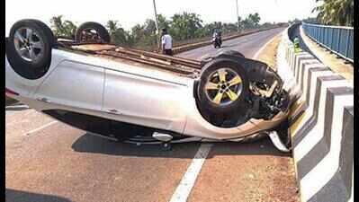 Car hits divider, turns turtle at Canacona | Goa News - Times of India